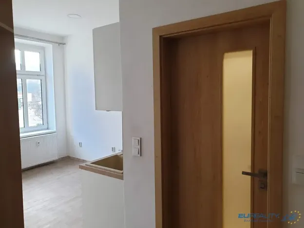 Pronájem bytu 1+kk, Náchod, Komenského, 29 m2