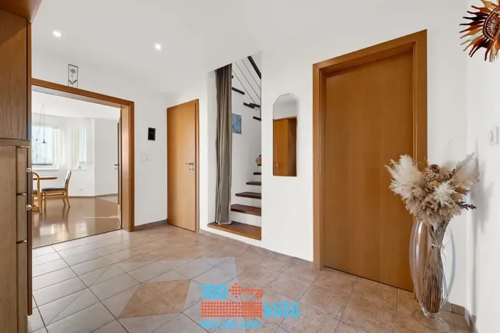 Prodej rodinného domu, Praha - Lipence, Nad žlábkem, 318 m2