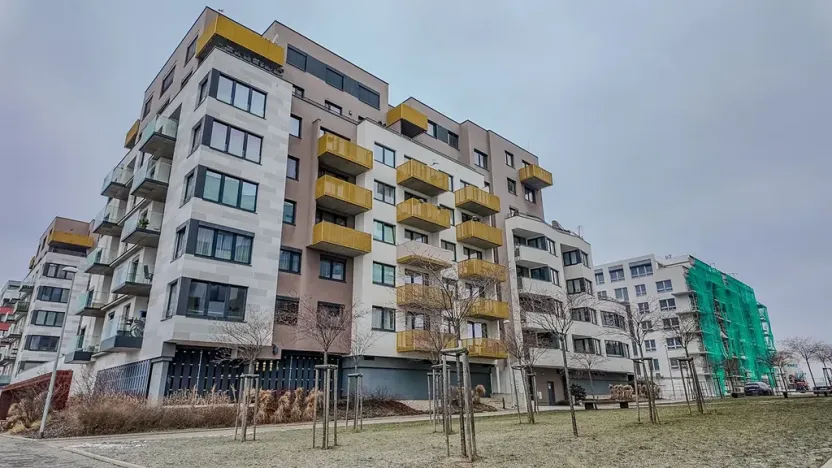 Prodej bytu 2+kk, Praha - Dolní Měcholupy, Honzíkova, 54 m2