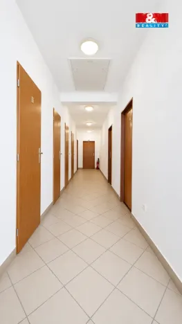 Prodej kanceláře, Hradec Králové - Slezské Předměstí, Vážní, 290 m2