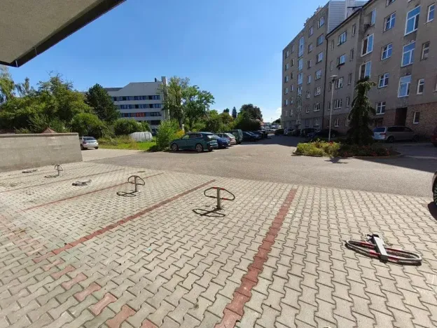 Pronájem garážového stání, Jičín, Ruská, 15 m2