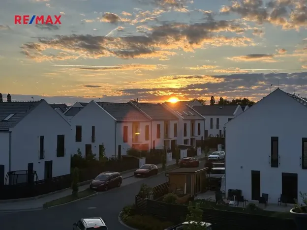 Pronájem garážového stání, Jinočany, Emy Destinové, 15 m2