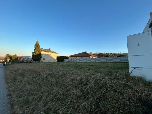 Prodej pozemku pro bydlení, Radim, 688 m2