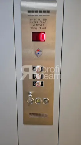 Prodej komerční nemovitosti, Opava, Slezská, 1385 m2