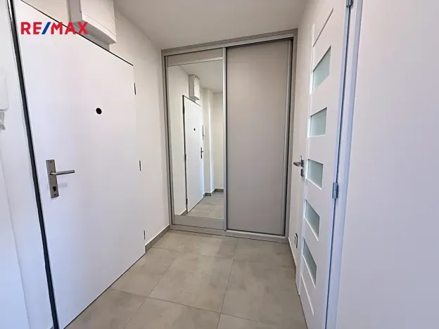 Pronájem bytu 1+kk, Pardubice, Družby, 30 m2