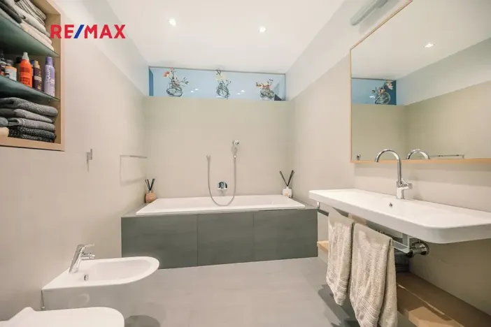 Prodej atypického bytu, Pardubice, Nerudova, 160 m2