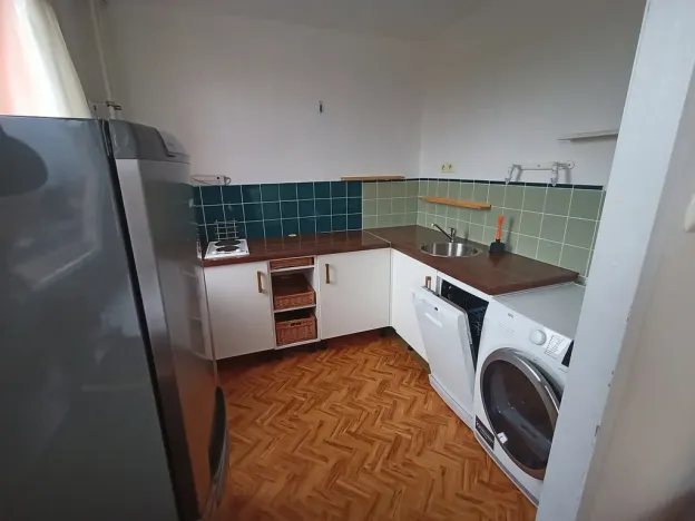 Pronájem bytu 1+kk, Praha - Modřany, Lysinská, 30 m2