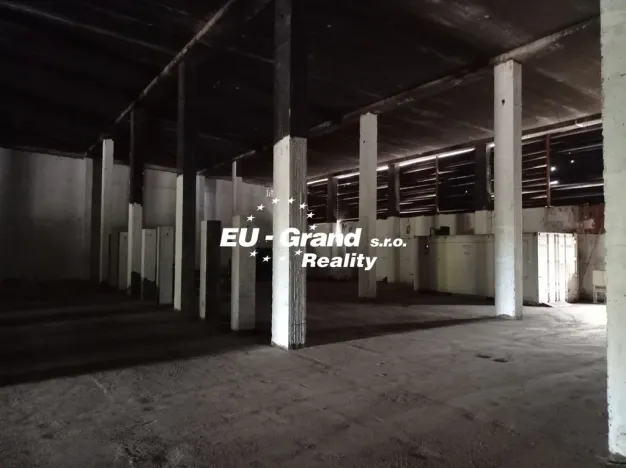 Pronájem skladu, Krásná Lípa, 3100 m2