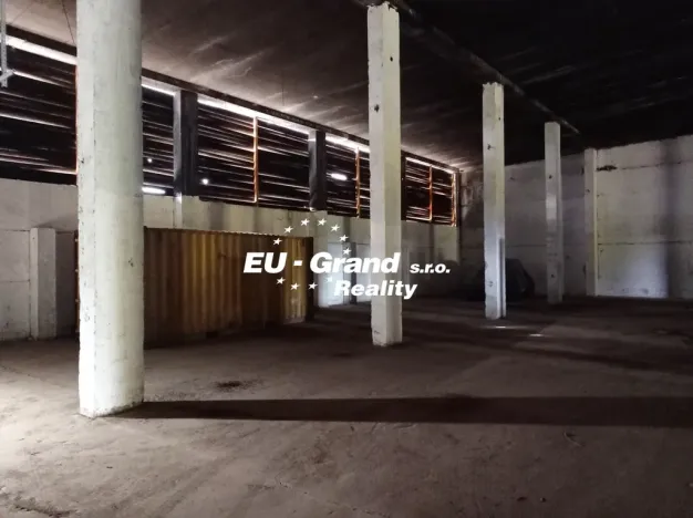 Pronájem skladu, Krásná Lípa, 3100 m2