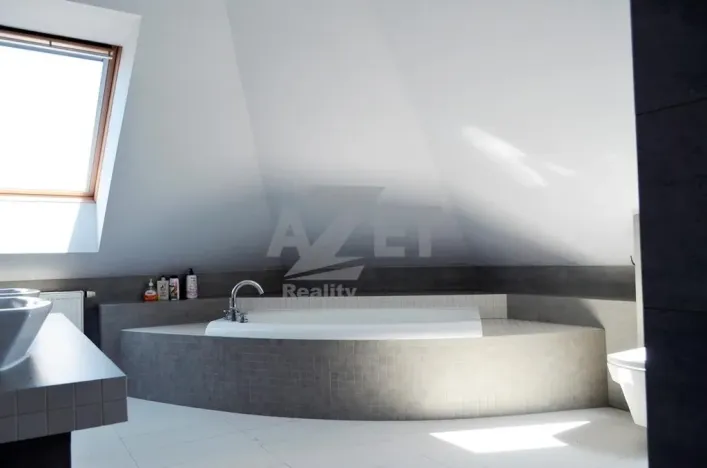 Prodej rodinného domu, Olomouc - Nemilany, 350 m2