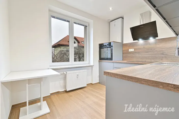 Pronájem bytu 2+1, Brno, Lomená, 52 m2