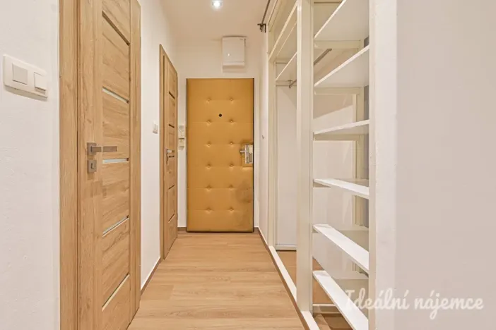 Pronájem bytu 2+1, Brno, Lomená, 52 m2