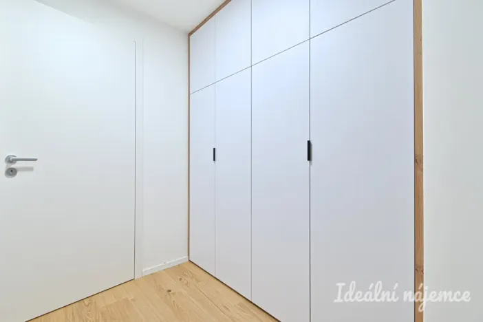 Pronájem bytu 1+kk, Brno, Bratislavská, 29 m2