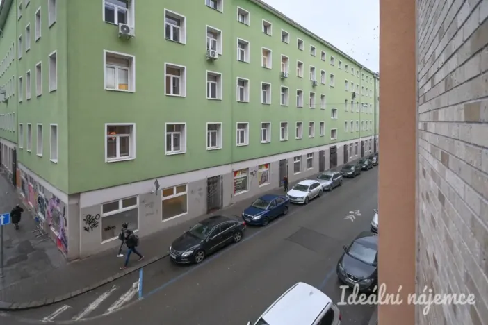 Pronájem bytu 1+kk, Brno, Bratislavská, 29 m2