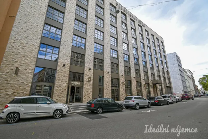 Pronájem bytu 1+kk, Brno, Bratislavská, 29 m2