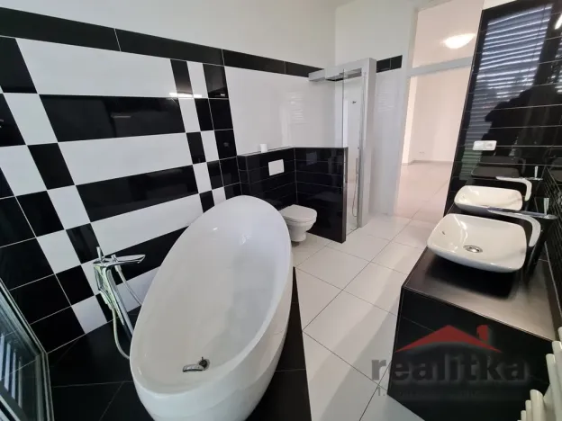 Prodej bytu 3+kk, Opava - Město, Popská, 137 m2