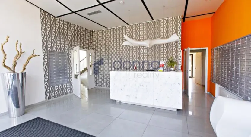 Pronájem bytu 2+1, Praha, Molákova, 42 m2