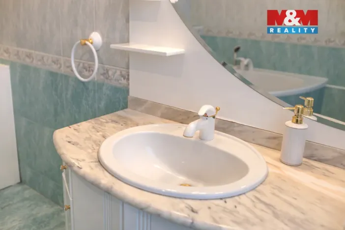 Prodej atypického bytu, Teplice - Trnovany, 83 m2