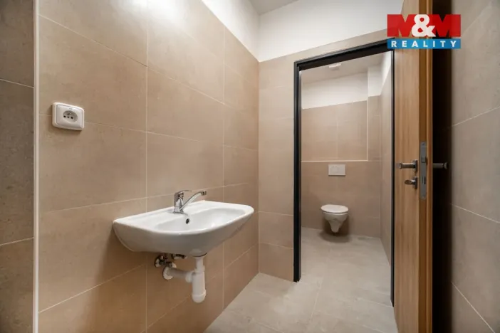 Prodej skladu, Cerekvice nad Loučnou - Pekla, 2380 m2