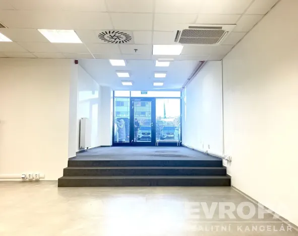 Pronájem obchodního prostoru, Brno - Štýřice, Pražákova, 73 m2