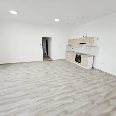 Pronájem bytu 2+kk, Lovosice, 8.května, 61 m2