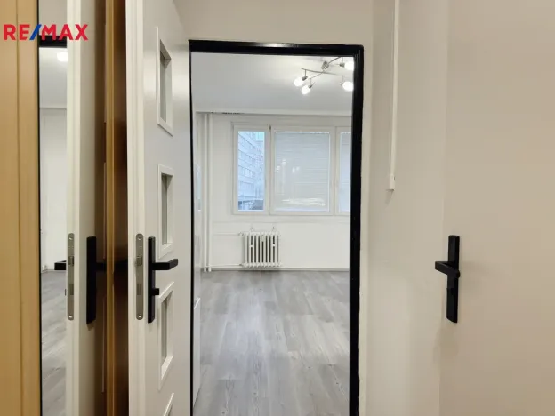 Pronájem bytu 1+kk, Praha - Braník, Nad lesním divadlem, 23 m2