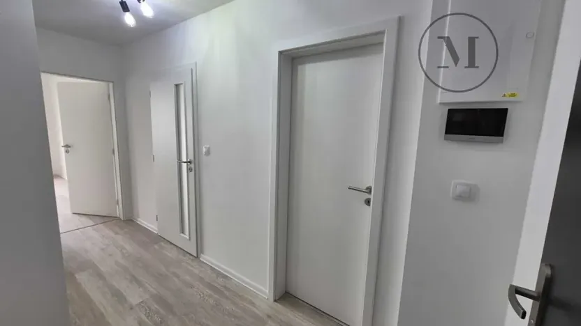 Pronájem bytu 2+kk, České Budějovice, Branišovská, 67 m2