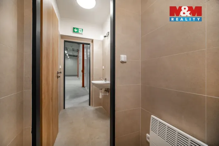 Pronájem skladu, Cerekvice nad Loučnou - Pekla, 1558 m2