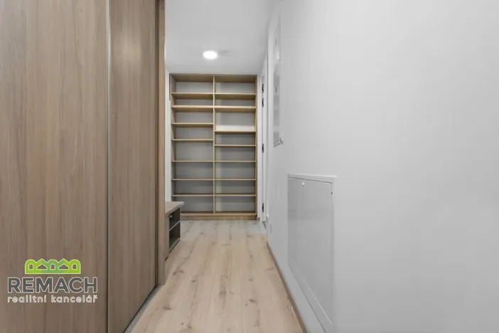 Pronájem bytu 2+kk, Hradec Králové, Pálenecká, 60 m2