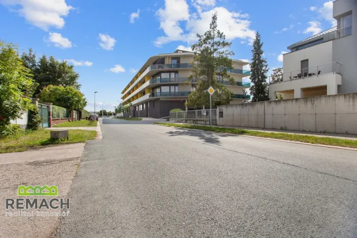 Pronájem bytu 2+kk, Hradec Králové, Pálenecká, 60 m2