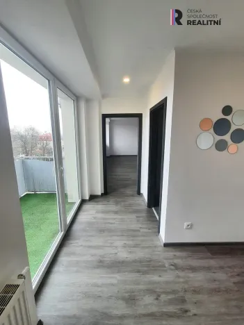 Pronájem bytu 1+kk, Karlovy Vary - Bohatice, Dubová, 38 m2