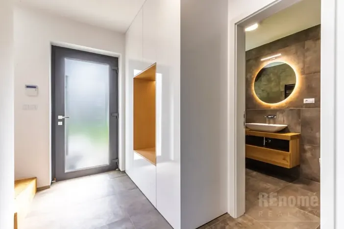 Pronájem rodinného domu, Jesenice, Průběžná, 200 m2