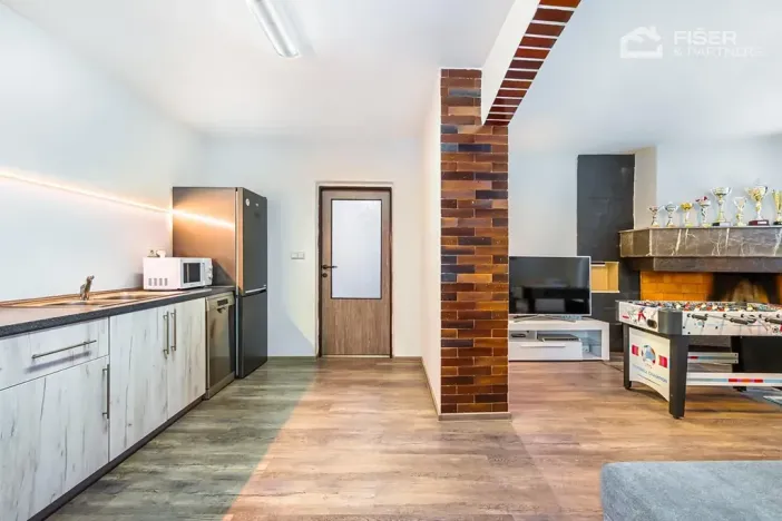 Prodej vícegeneračního domu, Halenkov, 232 m2