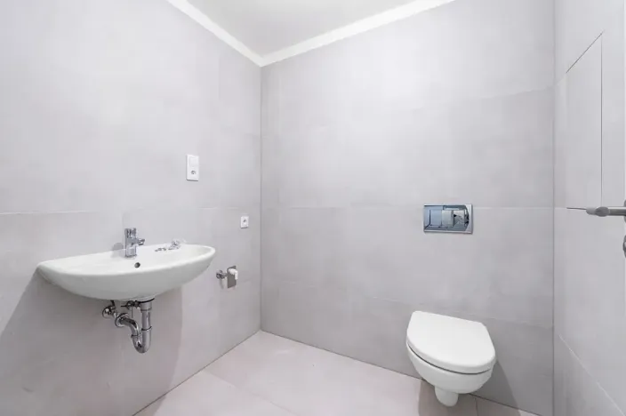 Pronájem bytu 1+kk, Praha, Poděbradská, 33 m2