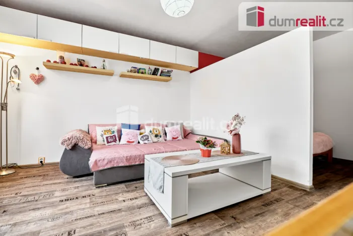 Prodej bytu 2+1, Ostrov, Lidická, 62 m2