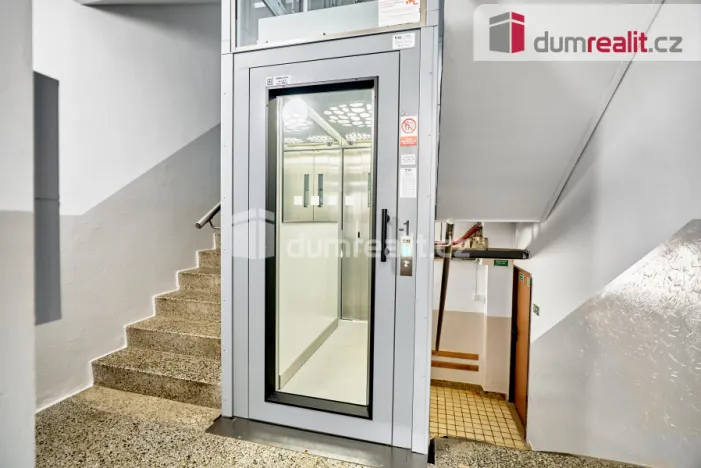 Prodej bytu 2+1, Ostrov, Lidická, 62 m2