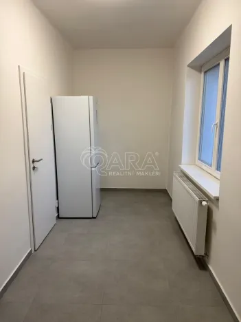 Pronájem bytu 3+1, Praha, Italská, 80 m2
