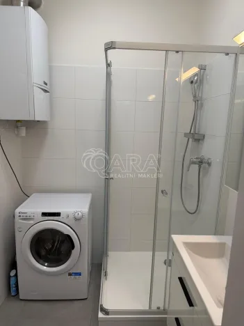 Pronájem bytu 3+1, Praha, Italská, 80 m2