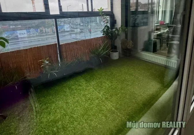 Pronájem bytu 1+kk, Praha - Hloubětín, Poděbradská, 46 m2