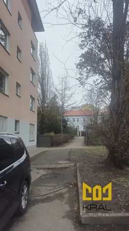 Pronájem garážového stání, Praha - Záběhlice, Záběhlická, 12 m2