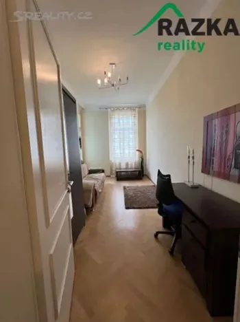 Prodej bytu 3+1, Karlovy Vary - Drahovice, Krále Jiřího, 130 m2