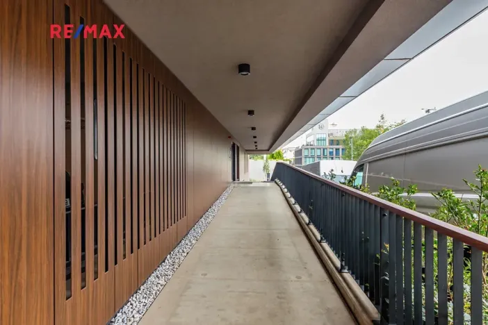 Pronájem bytu 2+kk, Praha - Radlice, U Komína, 53 m2