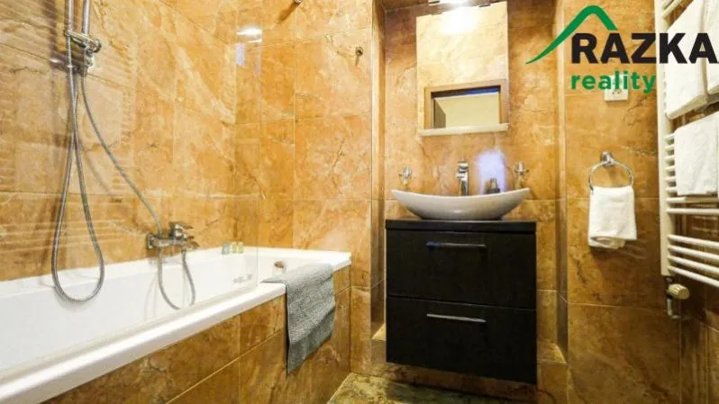 Prodej činžovního domu, Karlovy Vary, Moravská, 248 m2