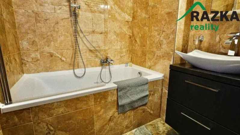 Prodej činžovního domu, Karlovy Vary, Moravská, 248 m2