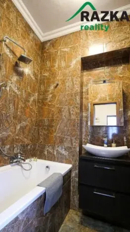 Prodej činžovního domu, Karlovy Vary, Moravská, 248 m2