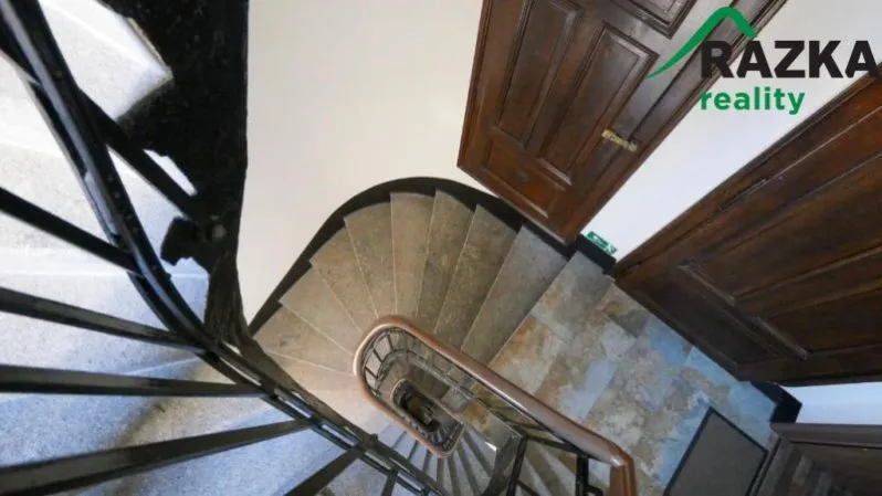 Prodej činžovního domu, Karlovy Vary, Moravská, 248 m2