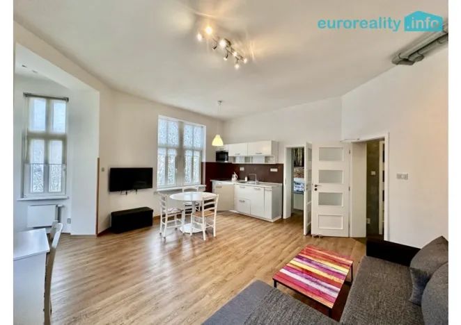 Pronájem bytu 2+kk, Karlovy Vary, Krále Jiřího, 55 m2