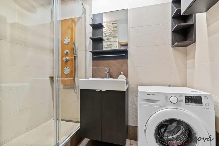 Prodej bytu 3+1, Zlín, Podlesí III, 70 m2