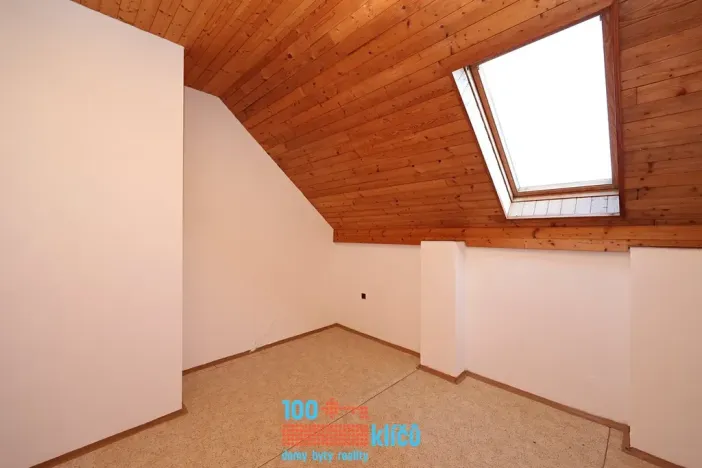 Prodej rodinného domu, Klučov, 251 m2