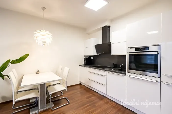 Pronájem bytu 2+kk, Praha - Hloubětín, Granitova, 53 m2